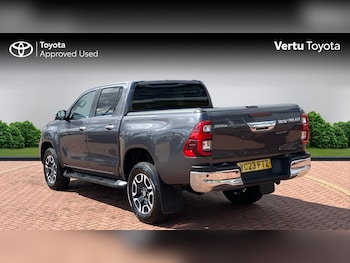 Used Toyota Hilux 2023 for sale - 79136900: Photo