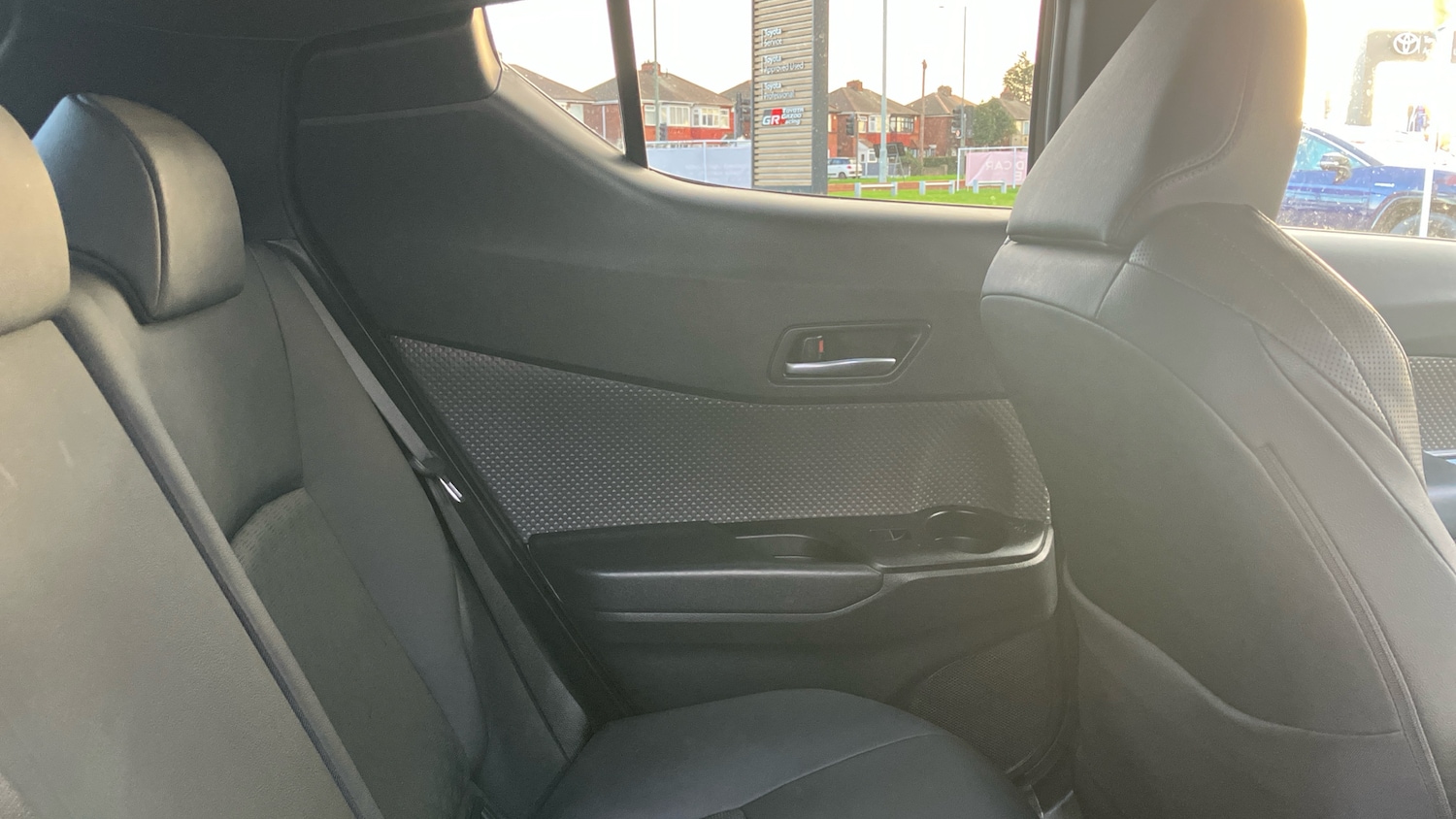 Used Toyota C-HR 2021 for sale - 76605455: Photo 12