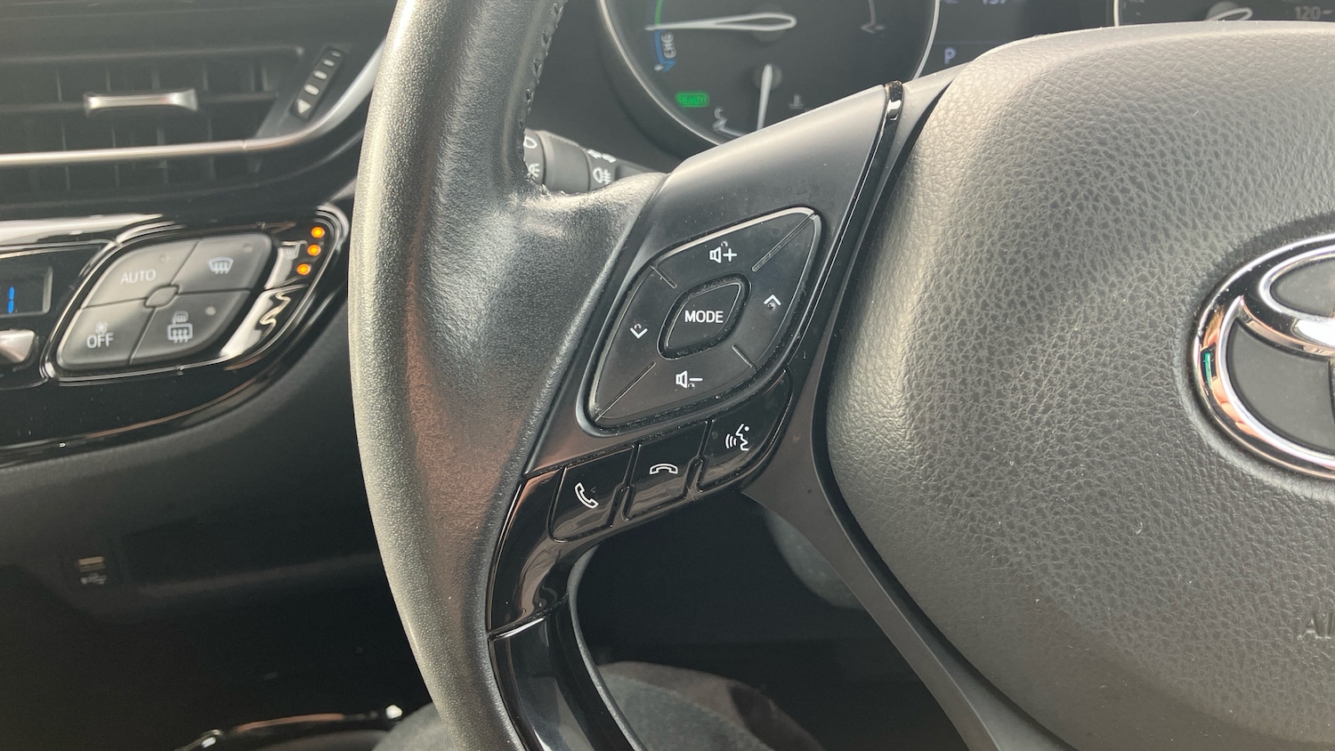 Used Toyota C-HR 2020 for sale - 77998225: Photo 43