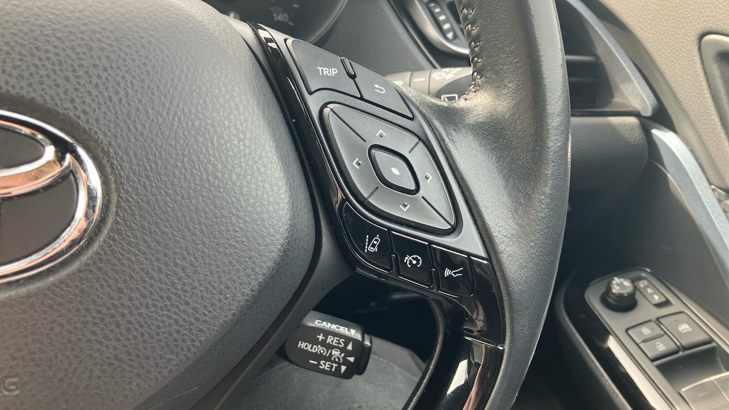 Used Toyota C-HR 2020 for sale - 77998225: Photo 44