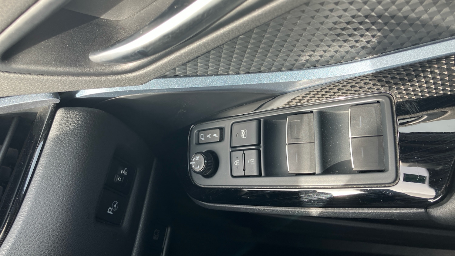 Used Toyota C-HR 2020 for sale - 77998225: Photo 45