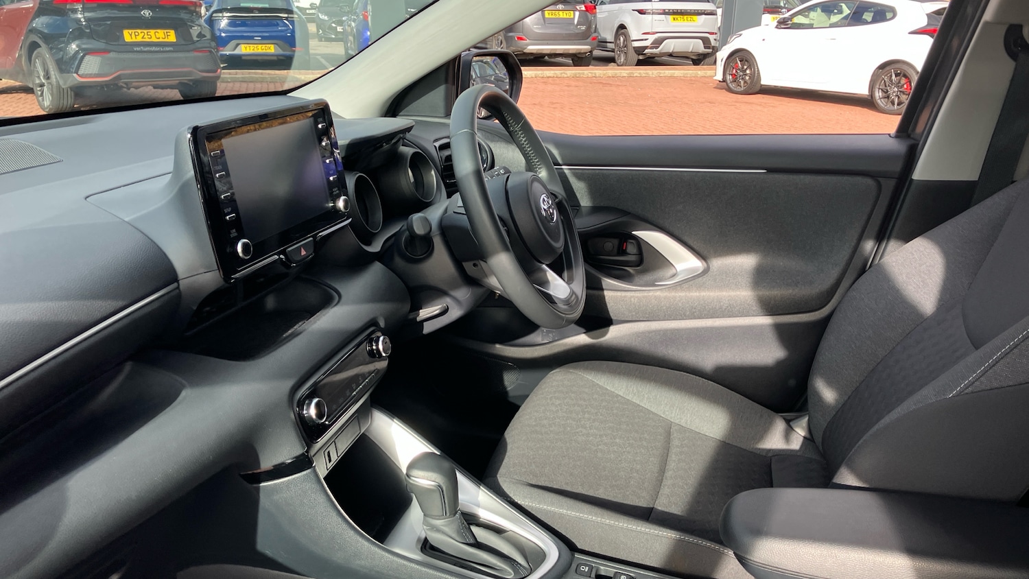 Used Toyota Yaris 2021 for sale - 76402352: Photo 10