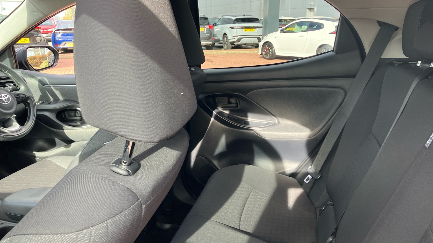 Used Toyota Yaris 2021 for sale - 76402352: Photo 13