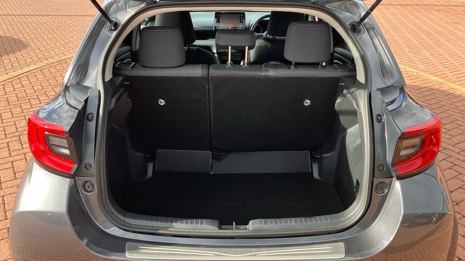 Used Toyota Yaris 2021 for sale - 76402352: Photo 14