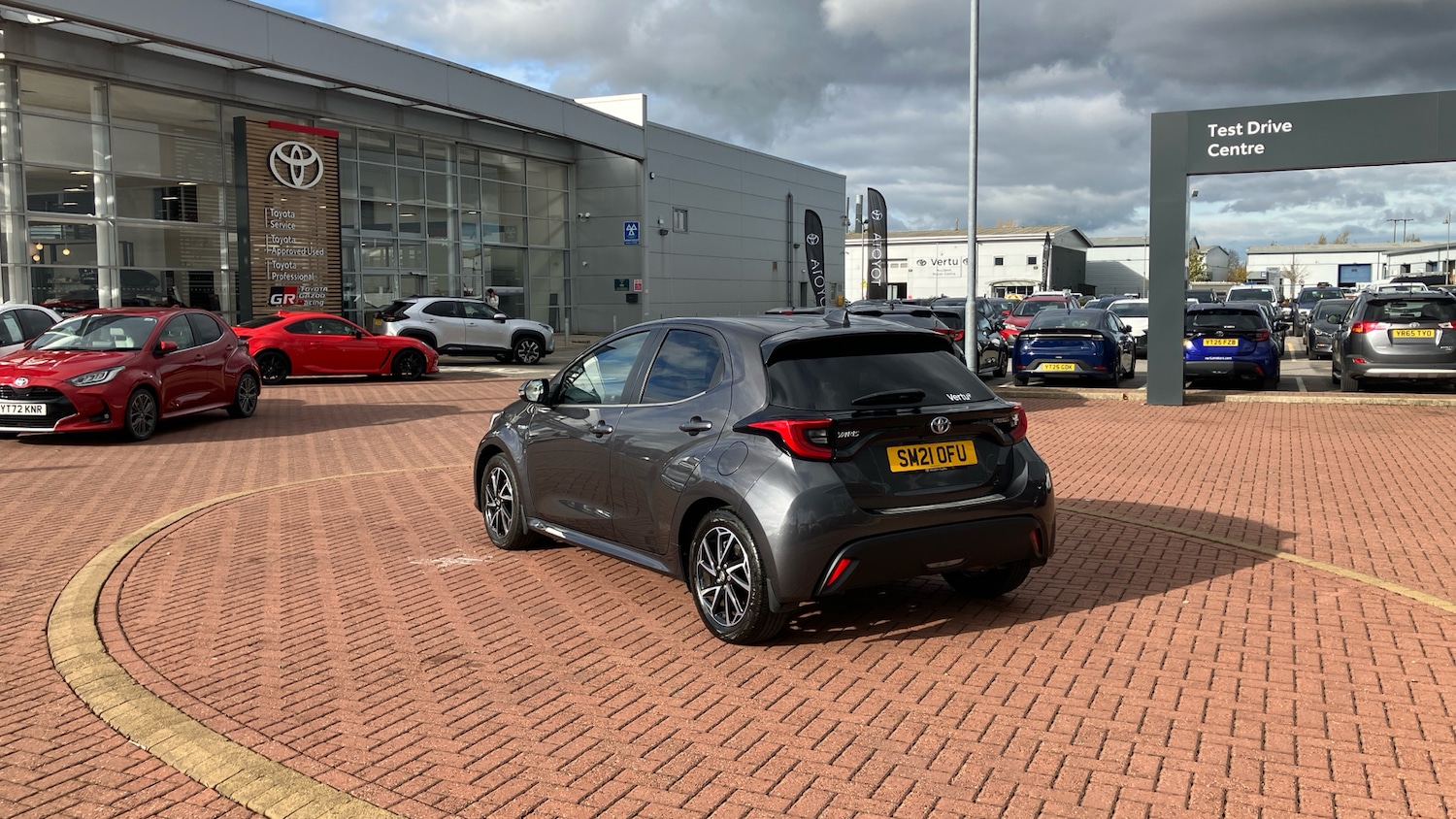 Used Toyota Yaris 2021 for sale - 76402352: Photo 28