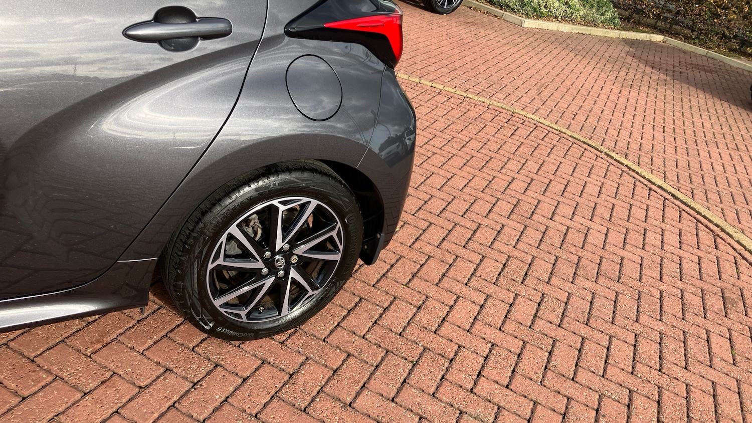 Used Toyota Yaris 2021 for sale - 76402352: Photo 30