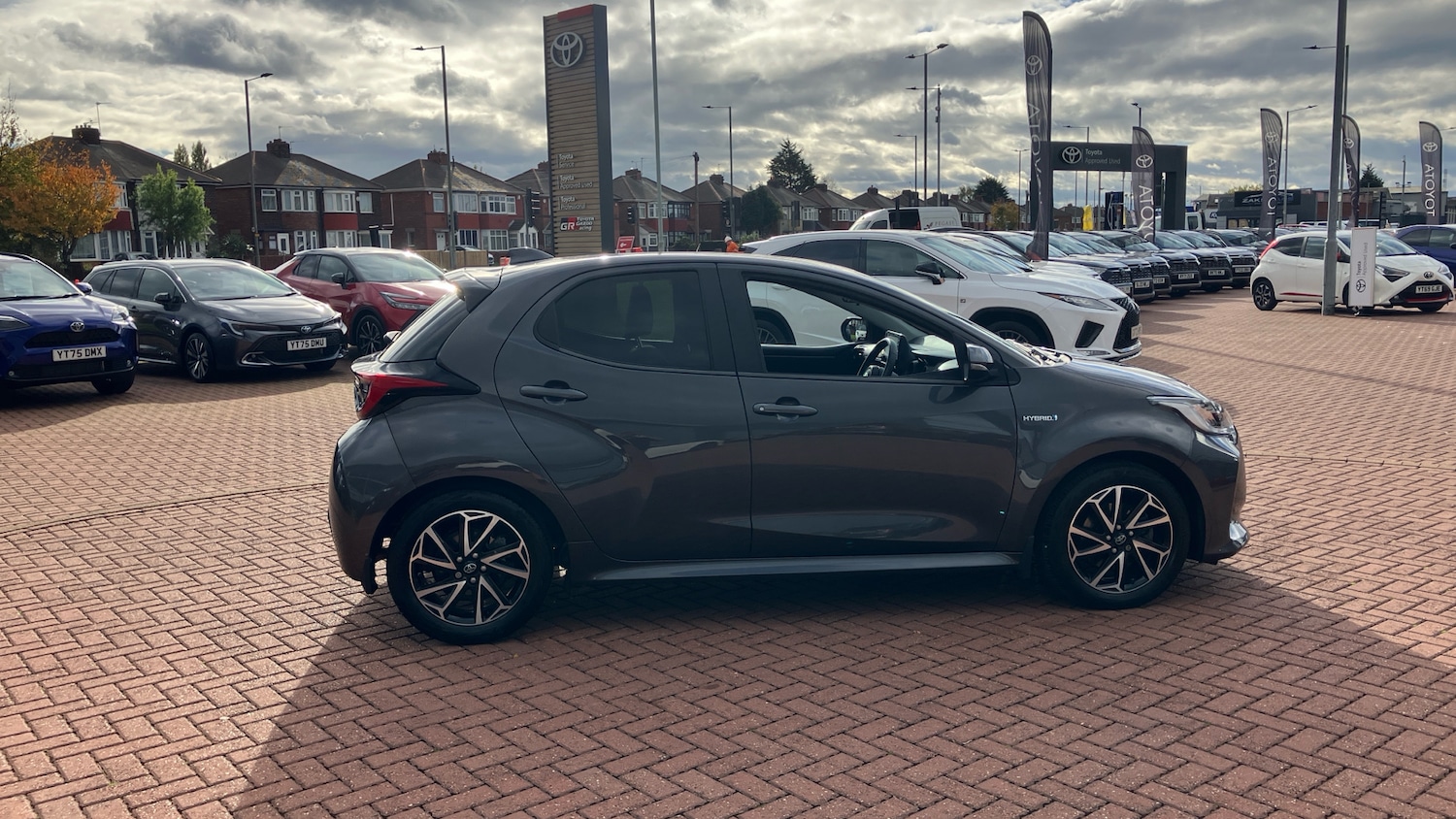 Used Toyota Yaris 2021 for sale - 76402352: Photo 34