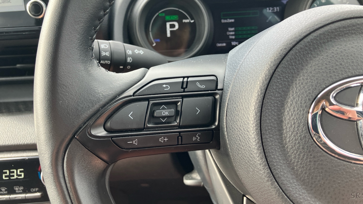 Used Toyota Yaris 2021 for sale - 76402352: Photo 37