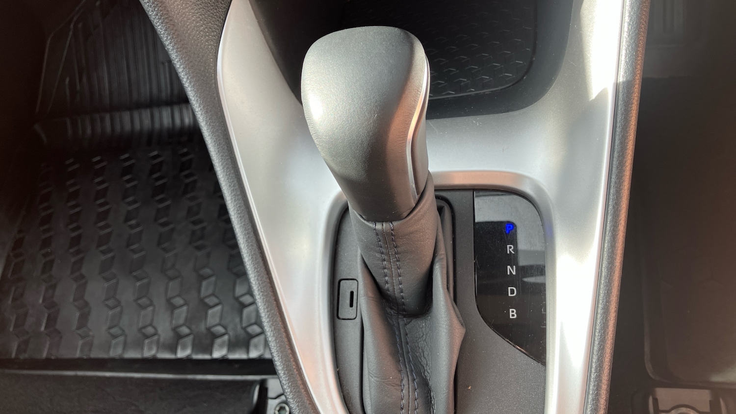 Used Toyota Yaris 2021 for sale - 76402352: Photo 40