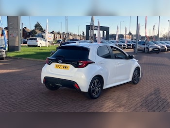 Used Toyota Yaris 2023 for sale - 77902278: Photo