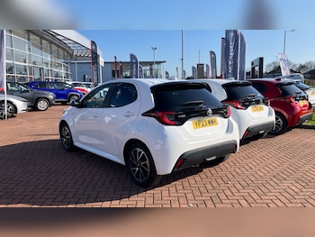 Used Toyota Yaris 2023 for sale - 77902278: Photo