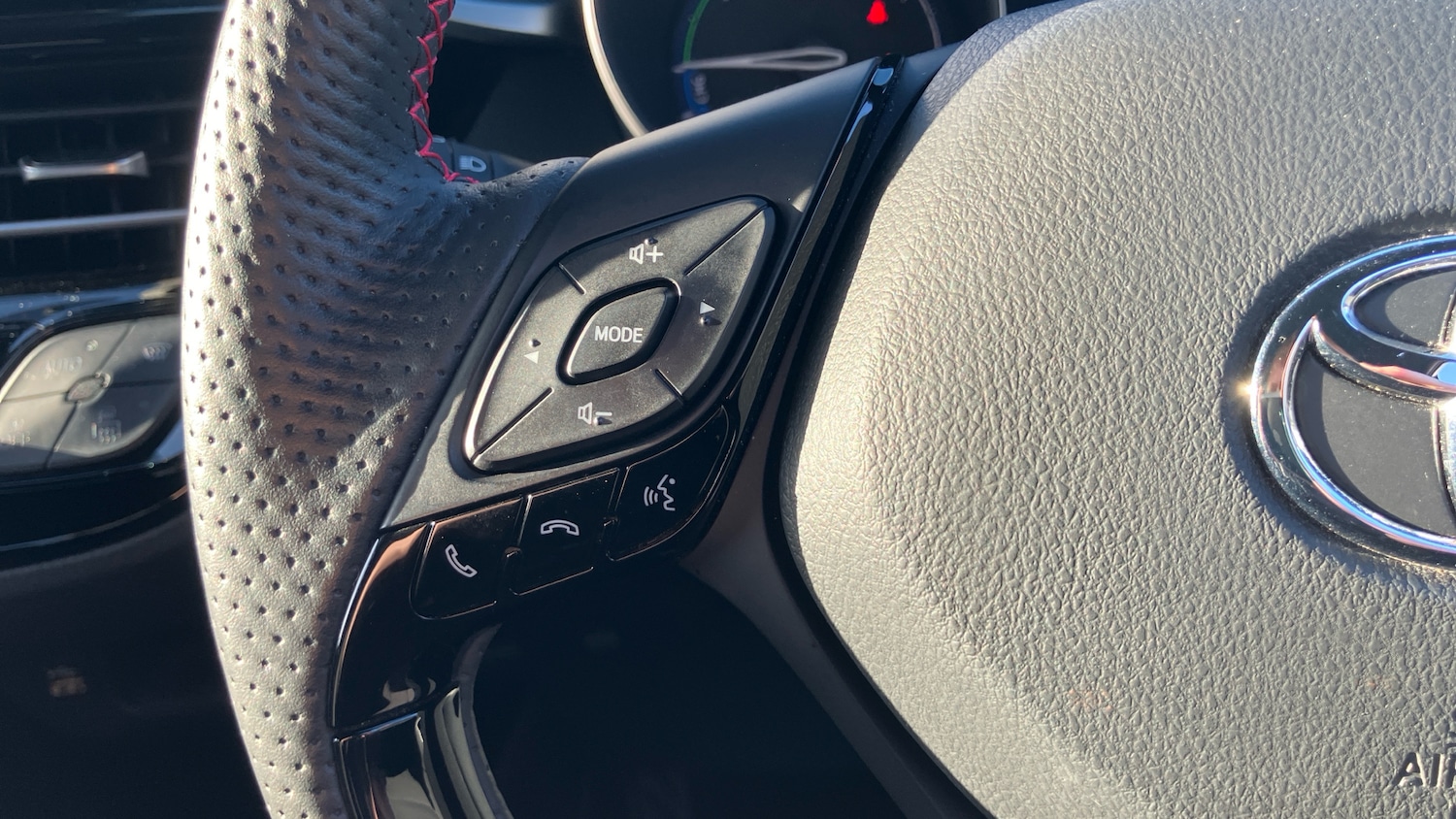 Used Toyota C-HR 2022 for sale - 77112864: Photo 38