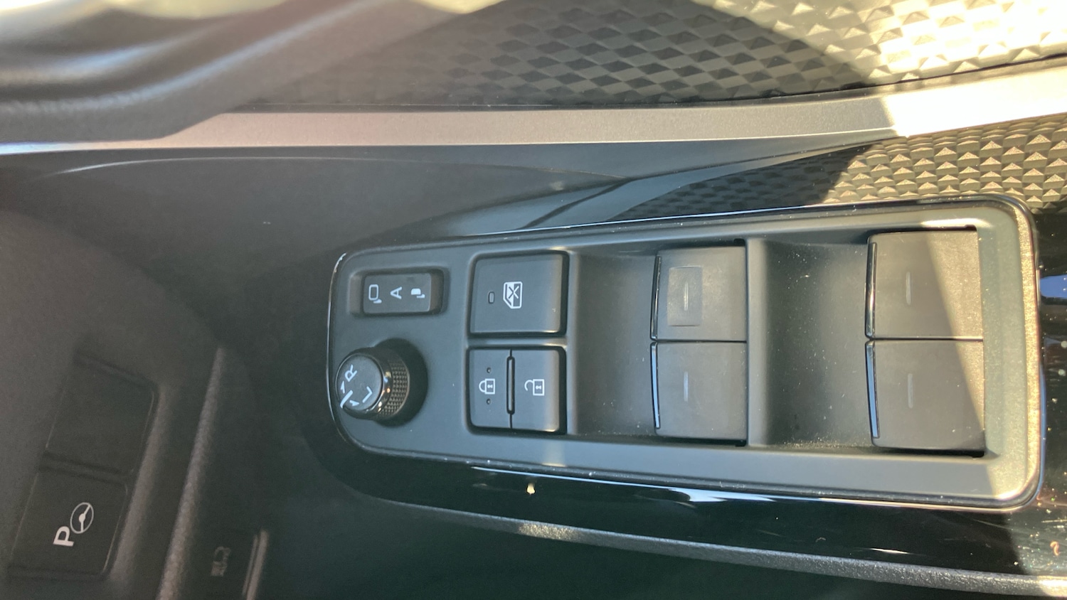 Used Toyota C-HR 2022 for sale - 77112864: Photo 40