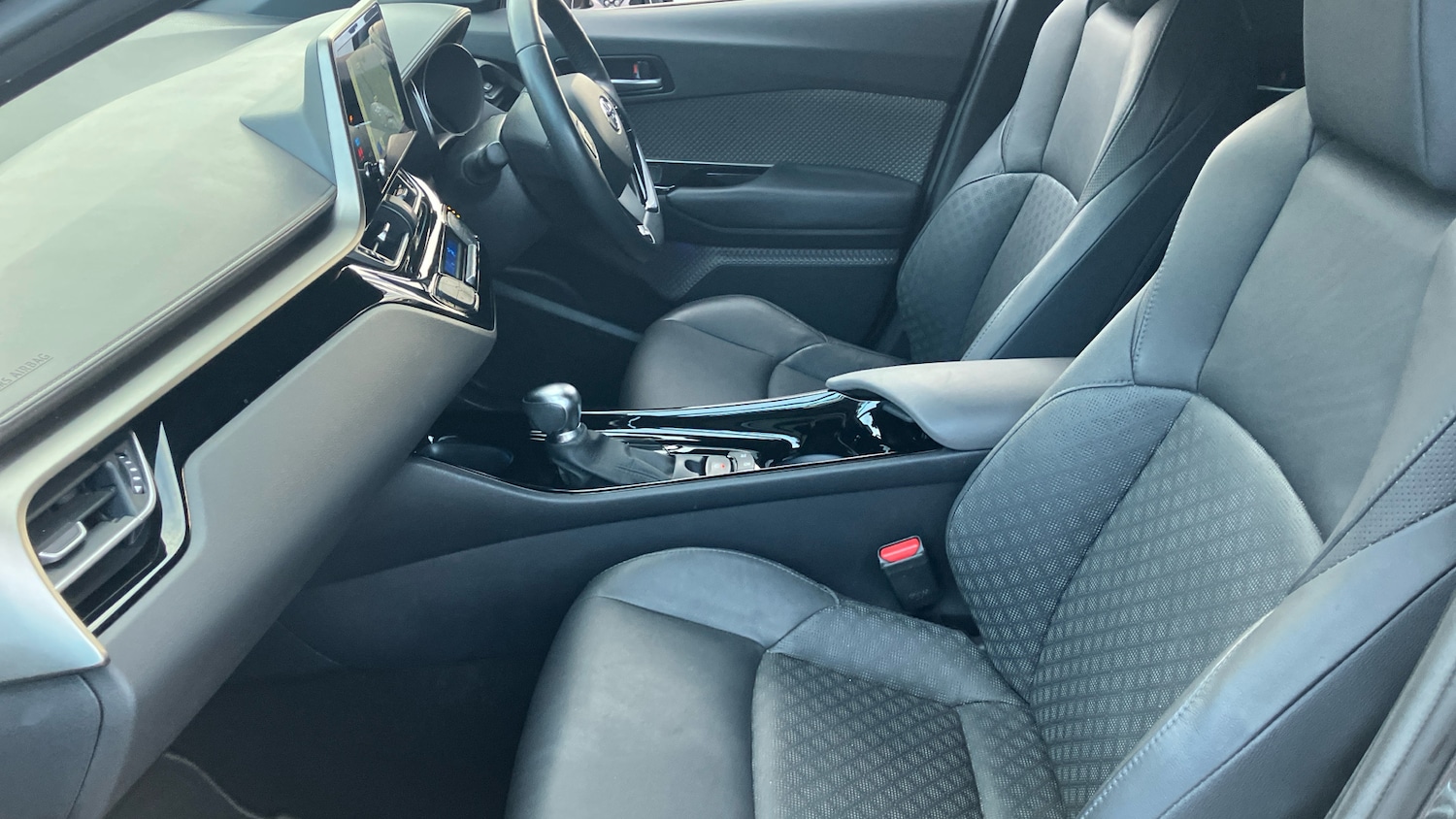 Used Toyota C-HR 2023 for sale - 76382551: Photo 10