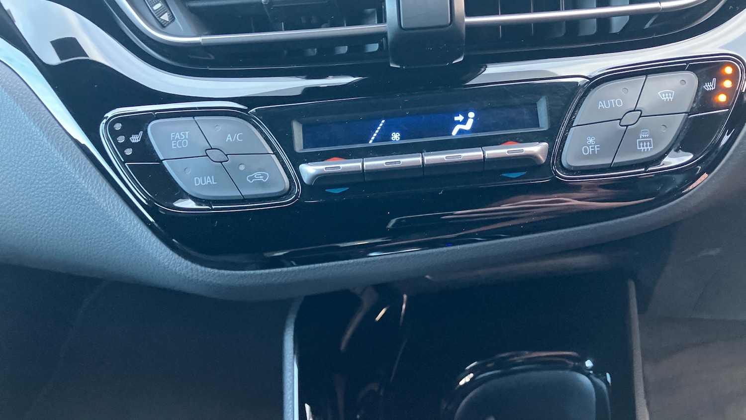 Used Toyota C-HR 2023 for sale - 76382551: Photo 37