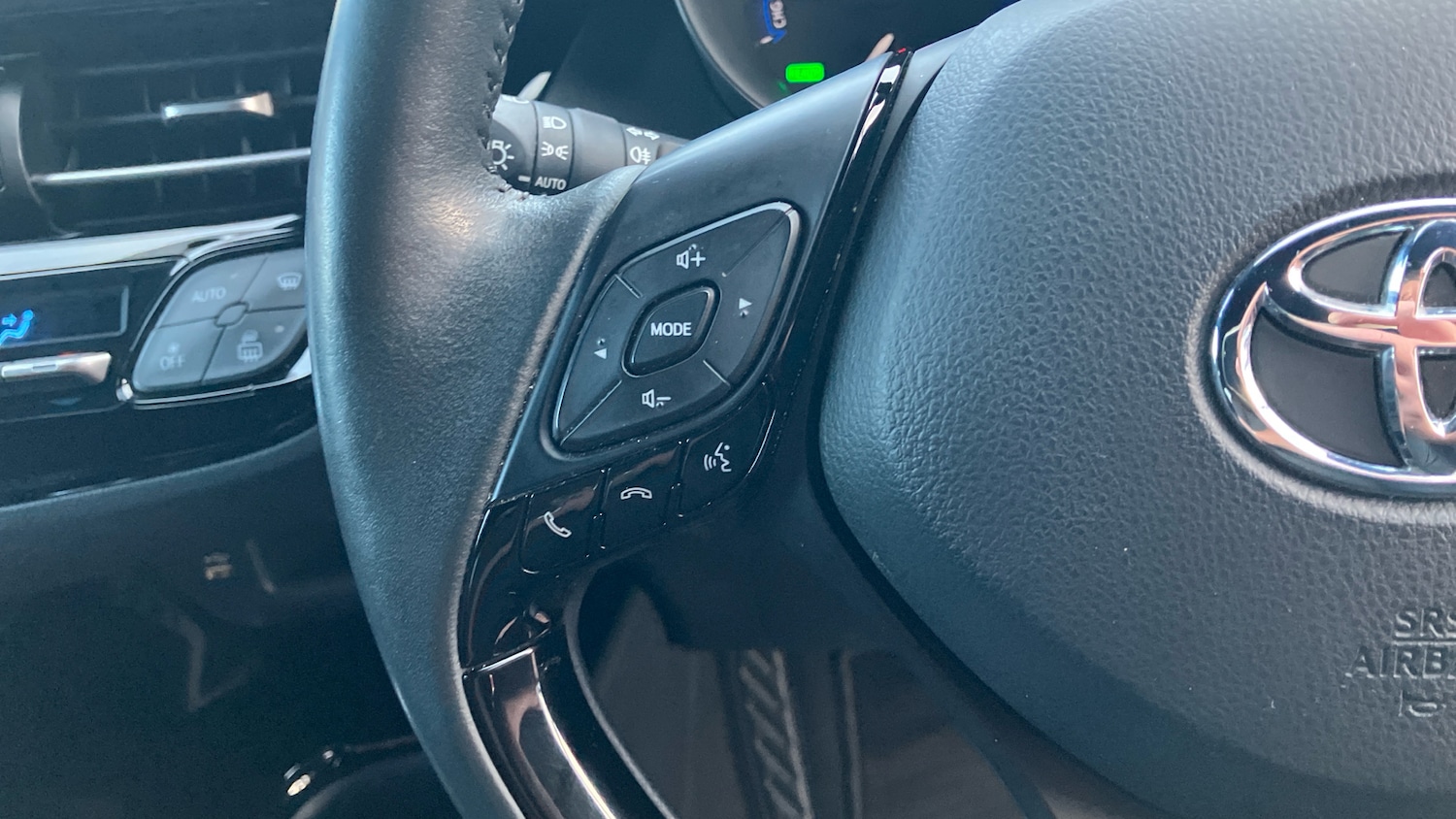 Used Toyota C-HR 2023 for sale - 76382551: Photo 38