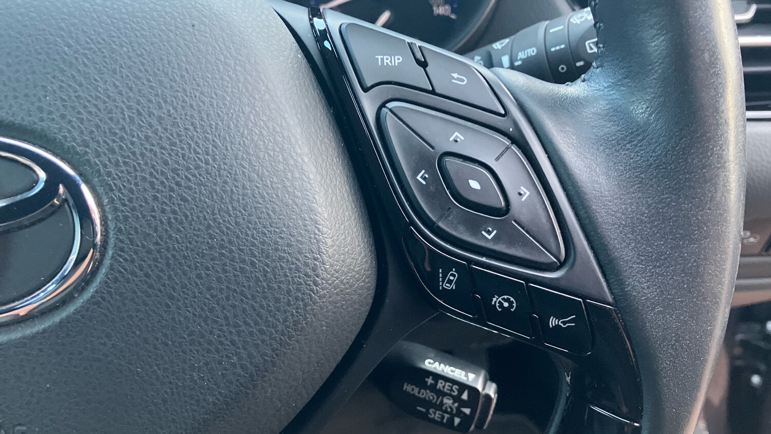 Used Toyota C-HR 2023 for sale - 76382551: Photo 39