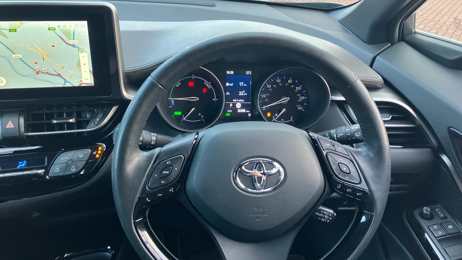 Used Toyota C-HR 2023 for sale - 76382551: Photo 8