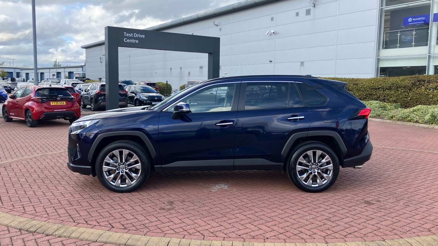Used Toyota RAV4 2022 for sale - 76127938: Photo 17