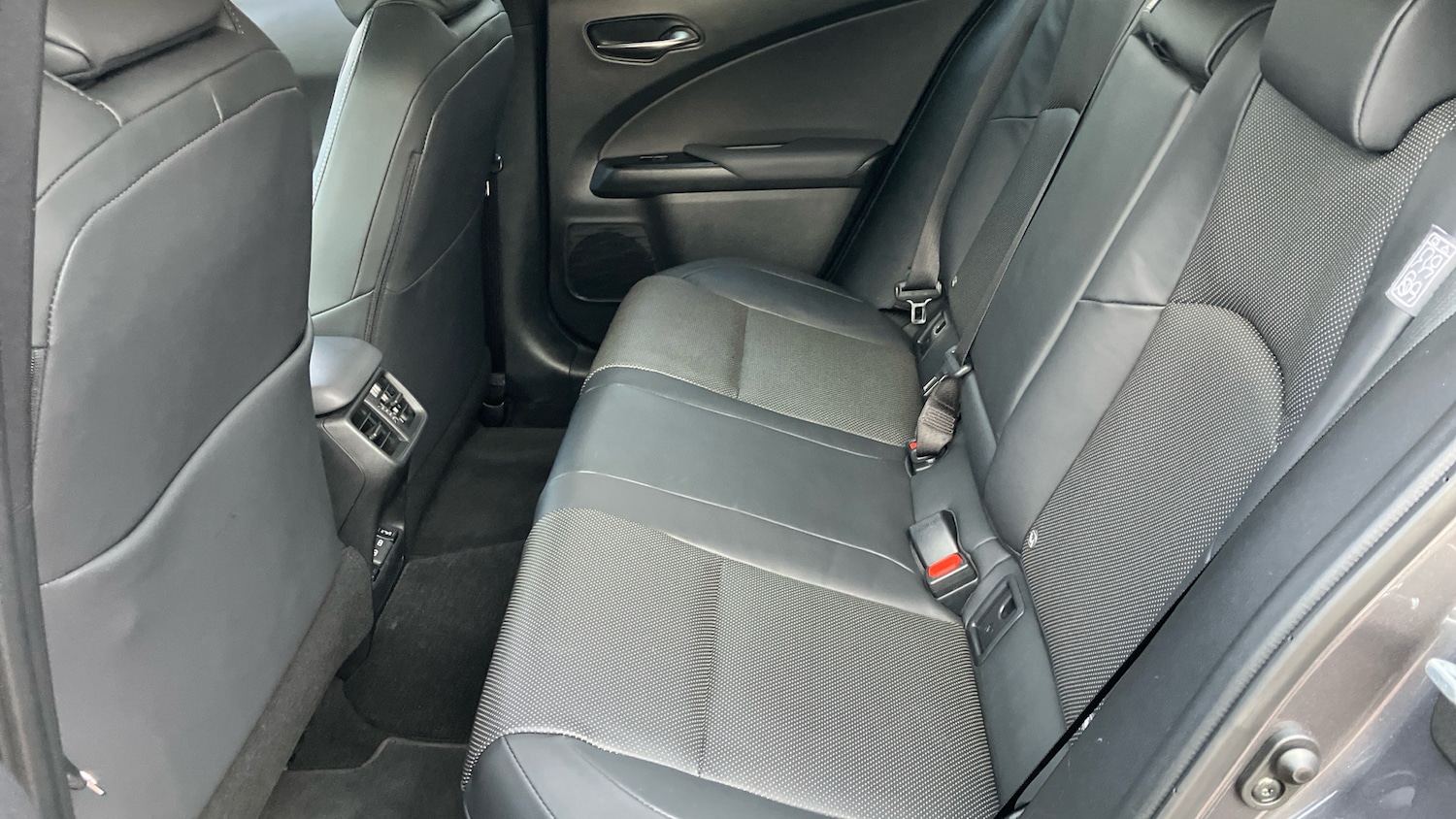 Used Lexus UX 2023 for sale - 77300307: Photo 13