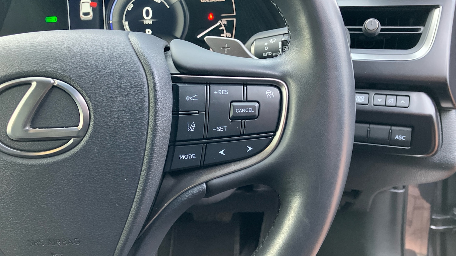 Used Lexus UX 2023 for sale - 77300307: Photo 40