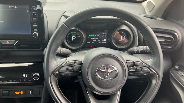Used Toyota Yaris Cross 2022 for sale - 75760647: Photo 8