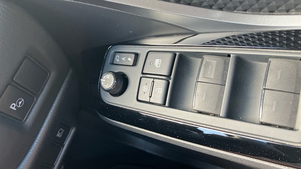 Used Toyota C-HR 2023 for sale - 76222167: Photo 41