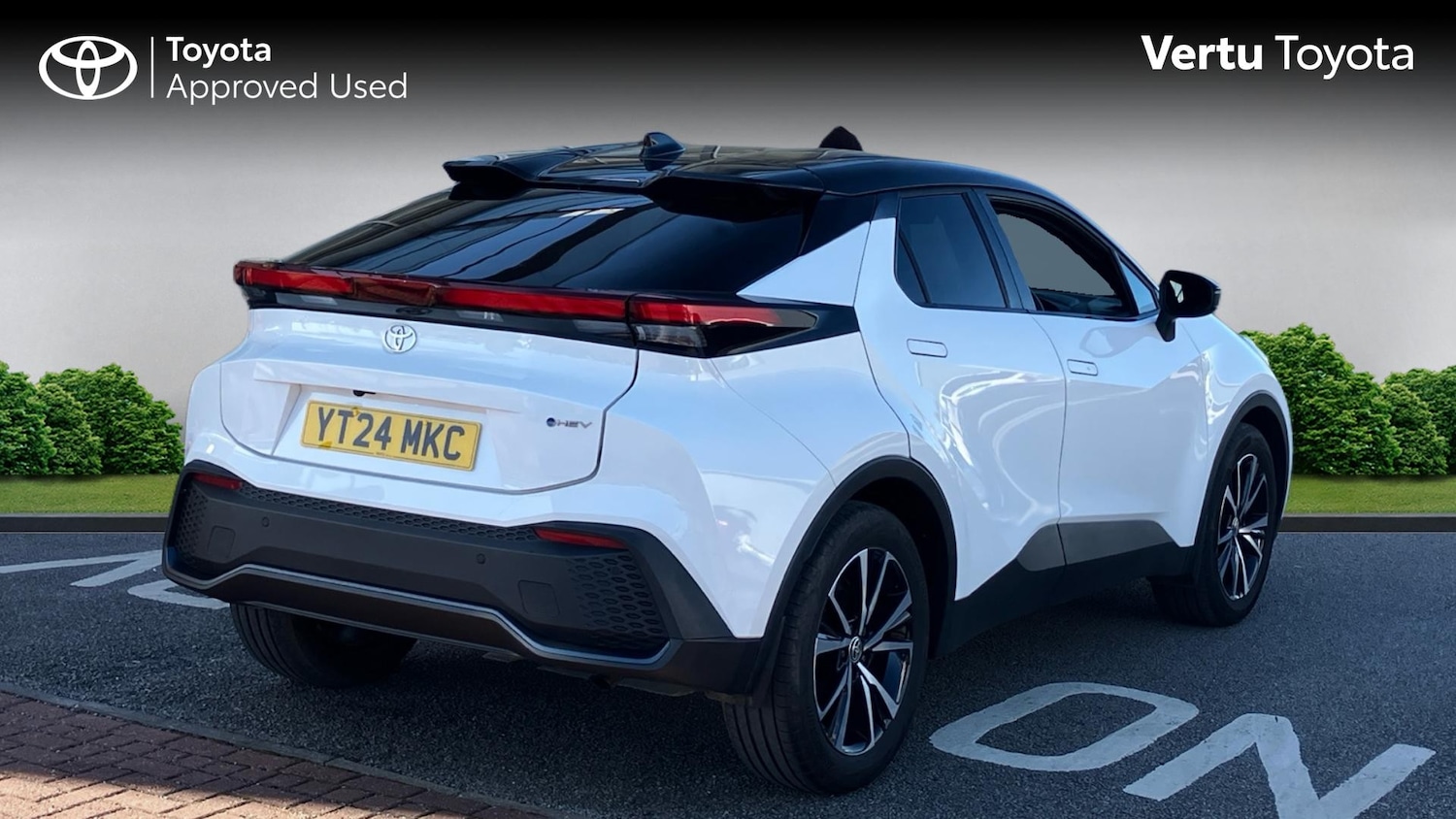 Used Toyota C-HR 2024 for sale - 77931538: Photo 2