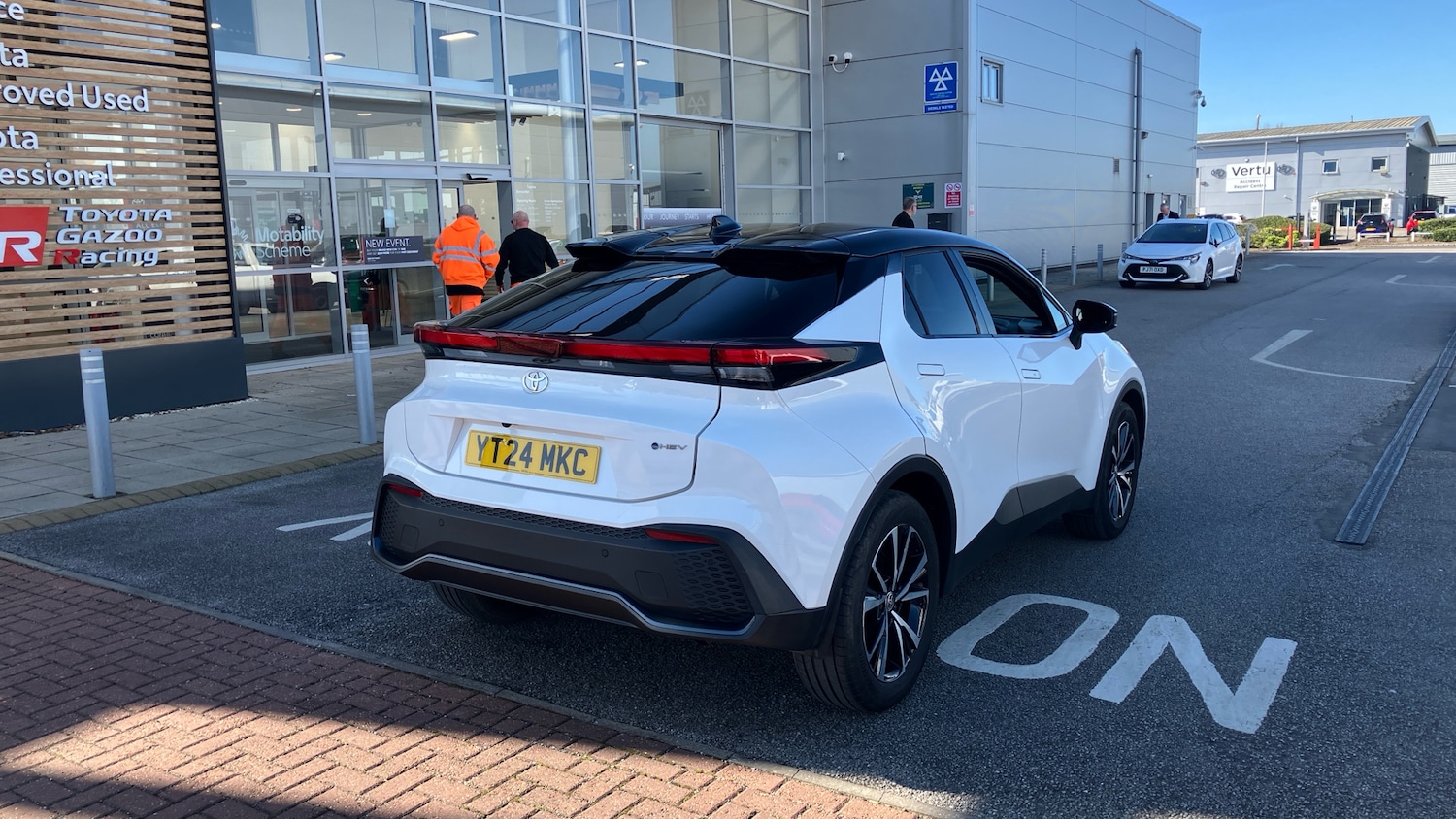 Used Toyota C-HR 2024 for sale - 77931538: Photo 32