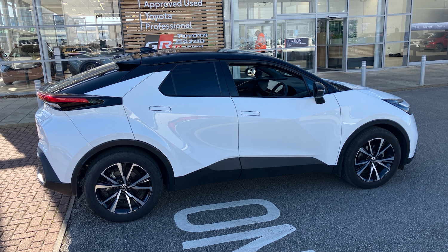 Used Toyota C-HR 2024 for sale - 77931538: Photo 33