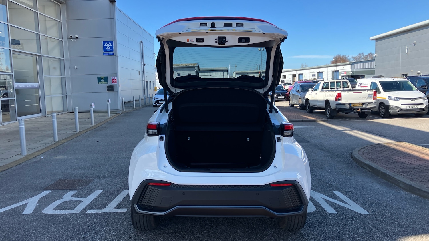 Used Toyota C-HR 2024 for sale - 77931538: Photo 34