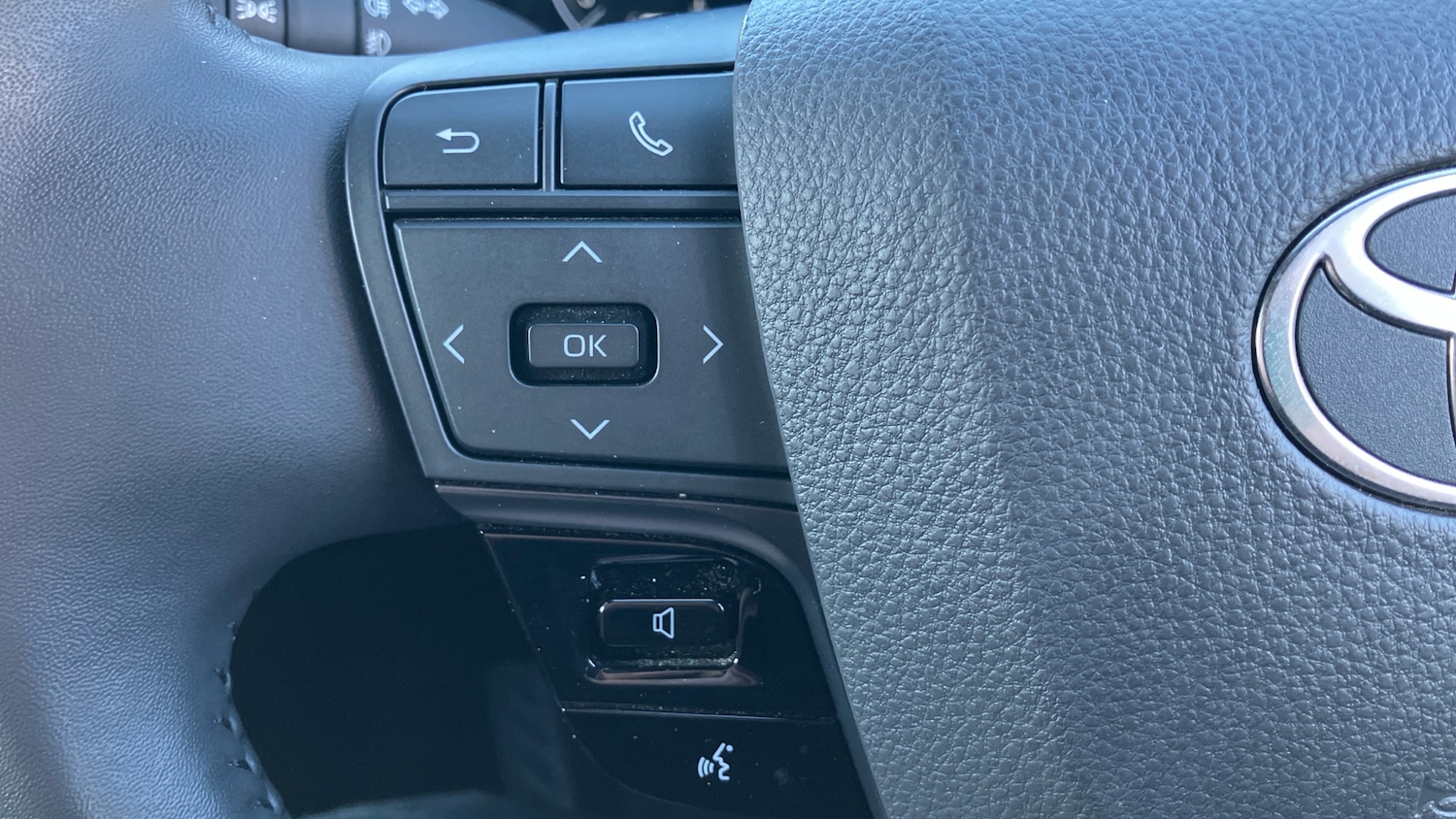 Used Toyota C-HR 2024 for sale - 77931538: Photo 42