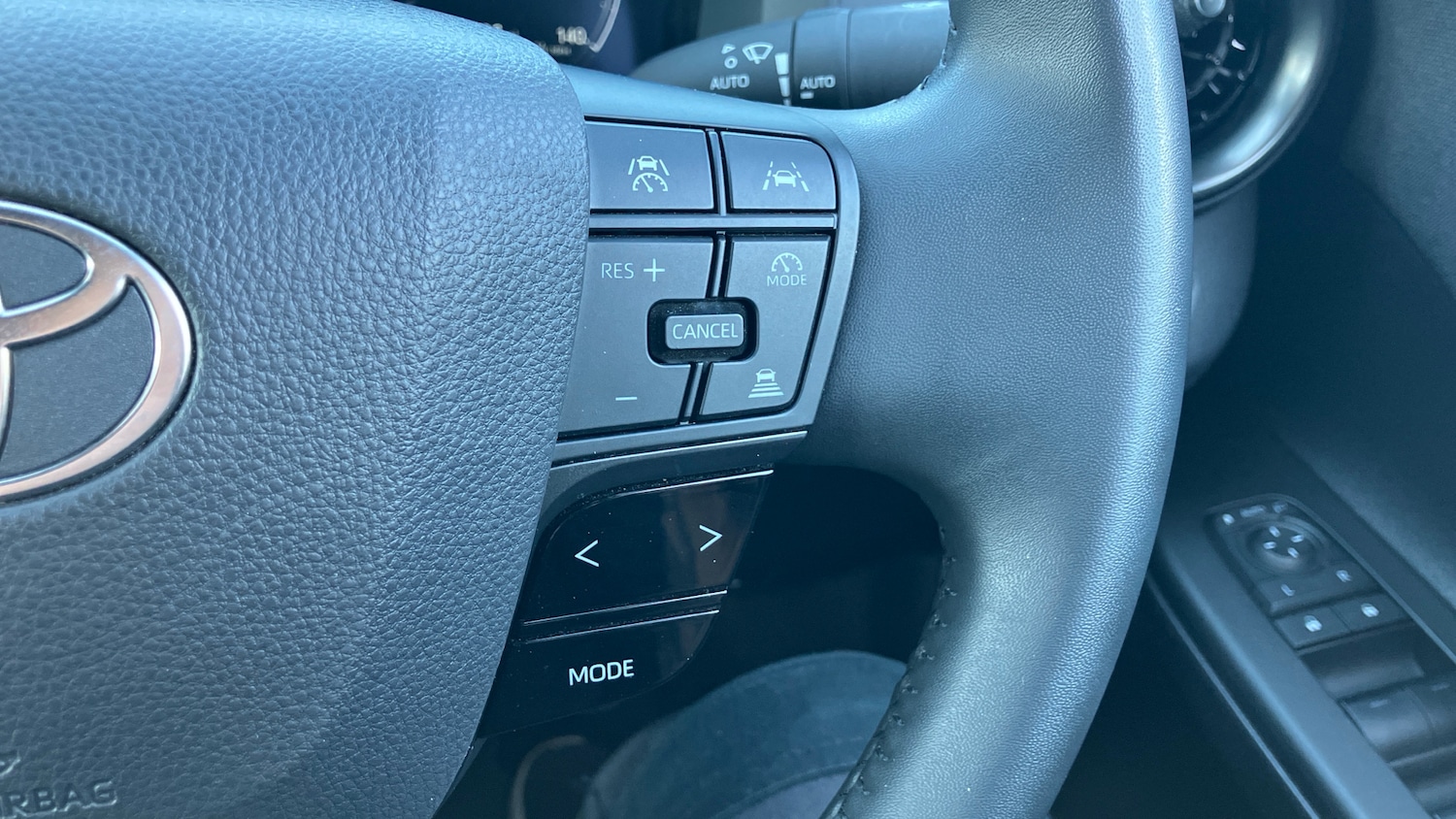 Used Toyota C-HR 2024 for sale - 77931538: Photo 43