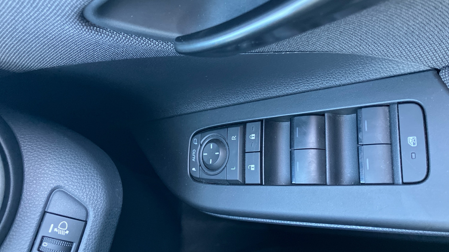 Used Toyota C-HR 2024 for sale - 77931538: Photo 44