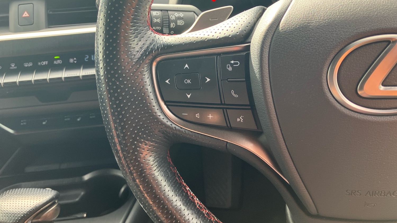 Used Lexus UX 2020 for sale - 76490402: Photo 41