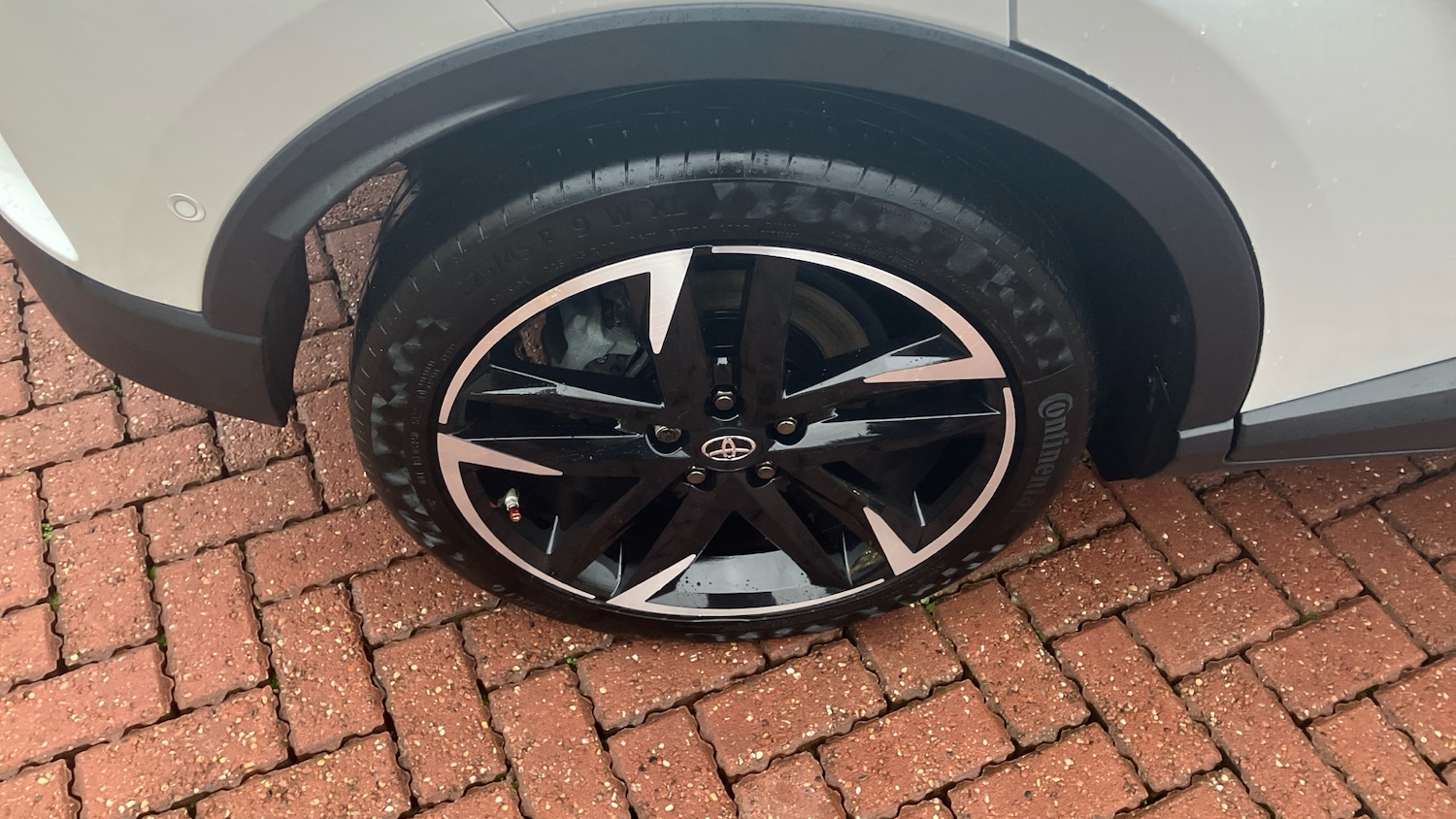 Used Toyota C-HR 2023 for sale - 77063813: Photo 28