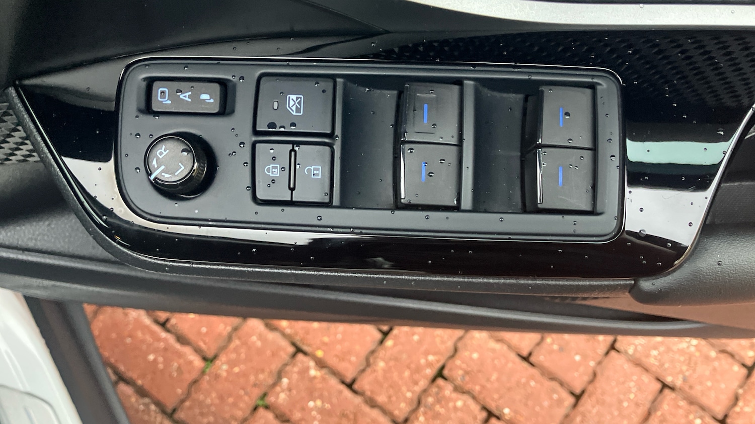 Used Toyota C-HR 2023 for sale - 77063813: Photo 42