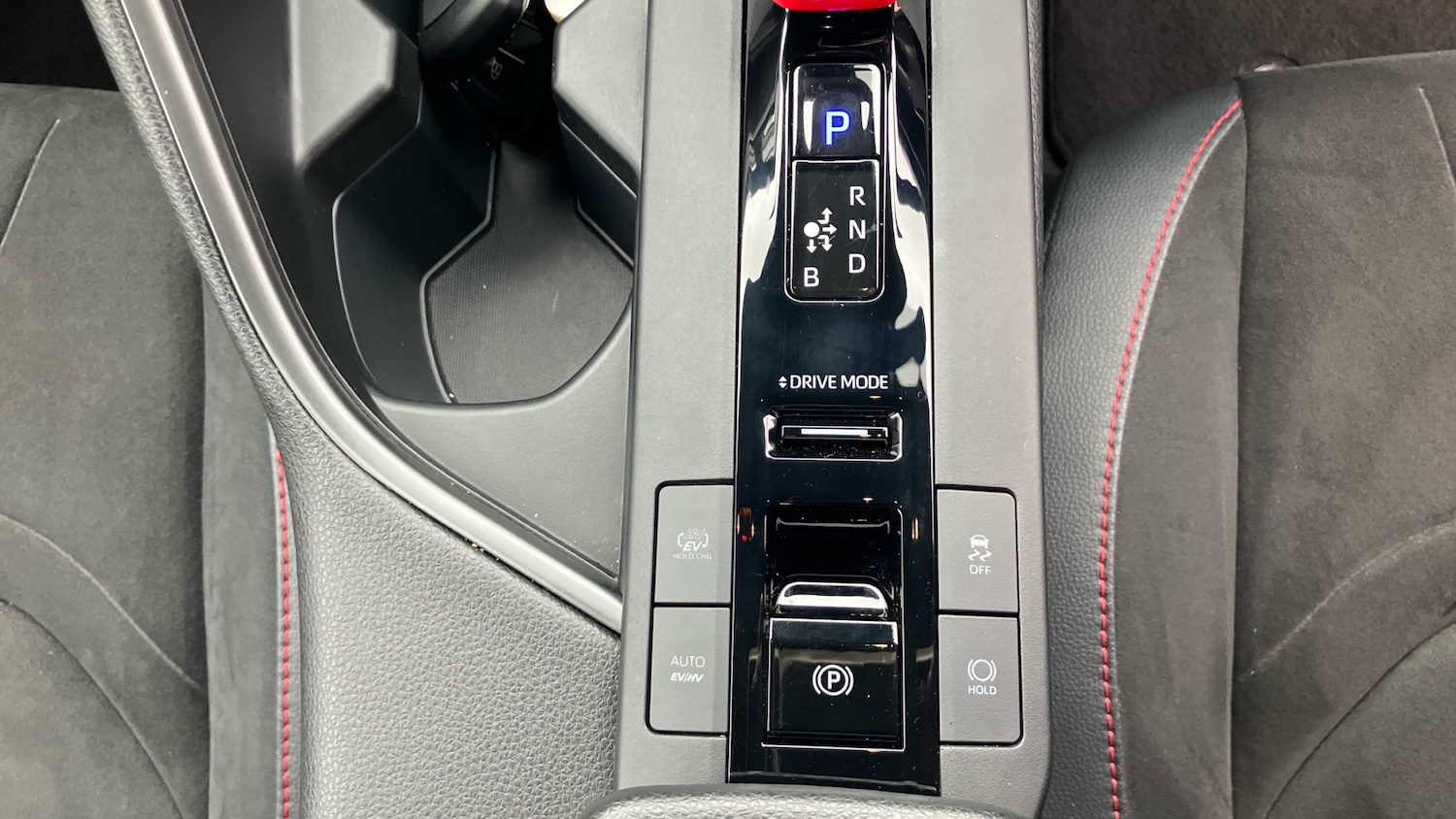 Used Toyota C-HR 2024 for sale - 76273566: Photo 35