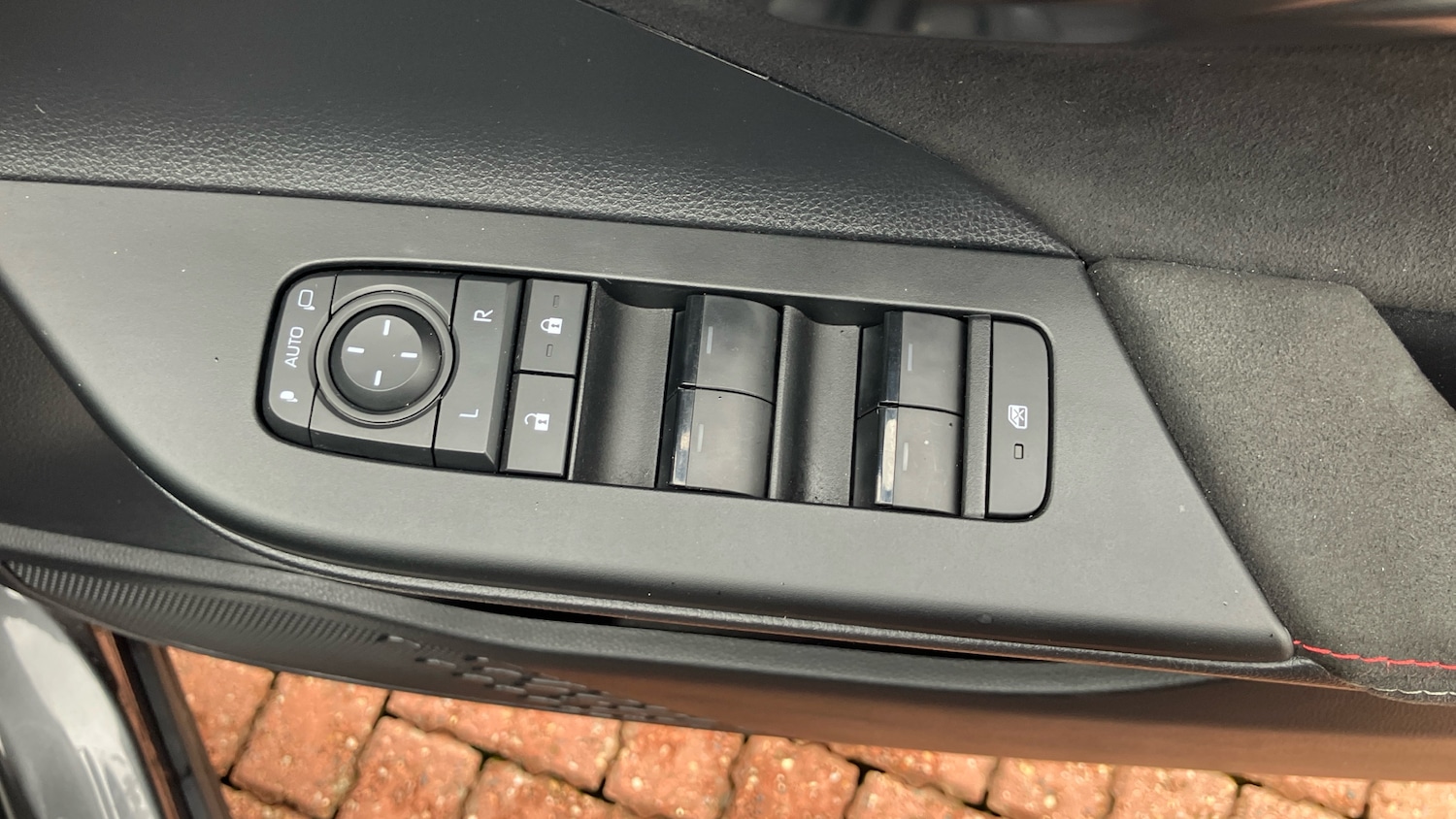 Used Toyota C-HR 2024 for sale - 76273566: Photo 43