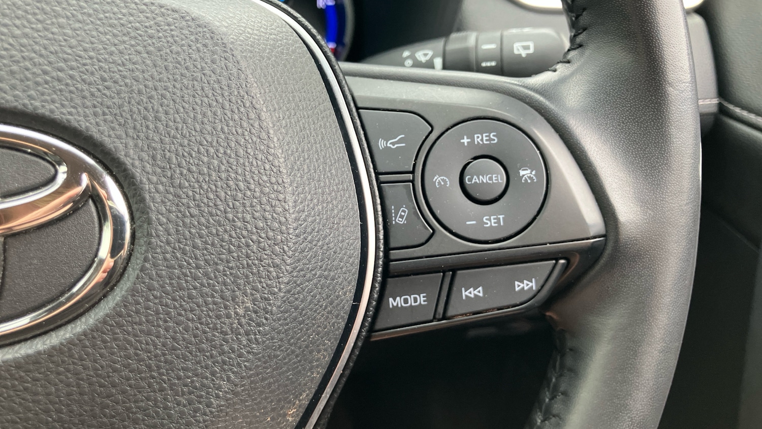 Used Toyota RAV4 2019 for sale - 76505532: Photo 35