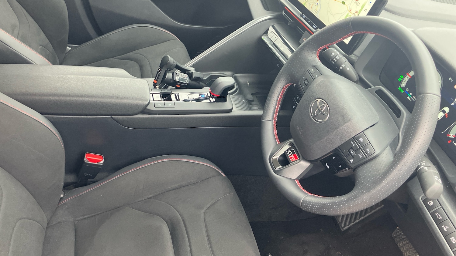 Used Toyota C-HR 2025 for sale - 76332709: Photo 11