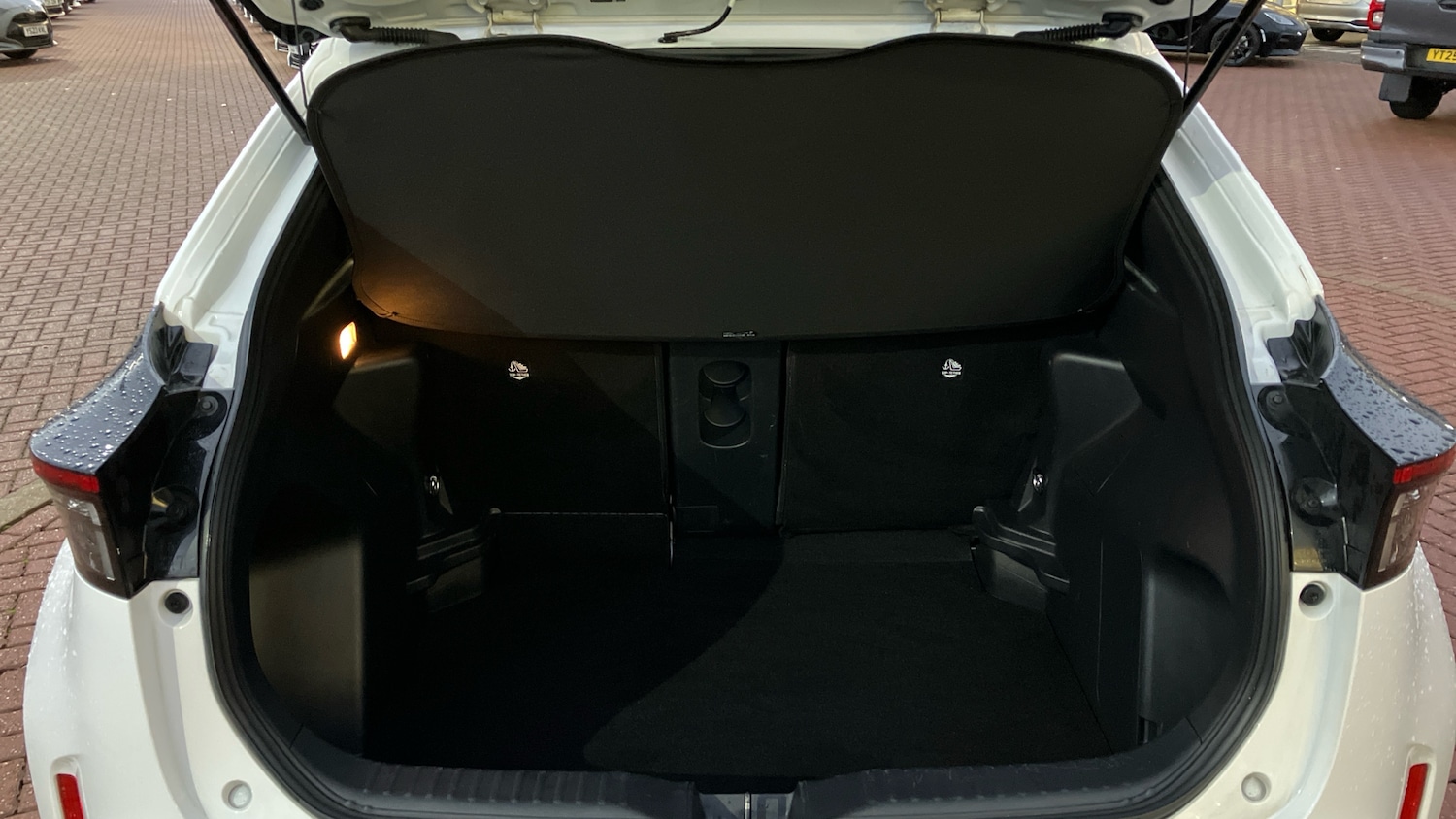 Used Toyota Yaris Cross 2023 for sale - 76640799: Photo 14