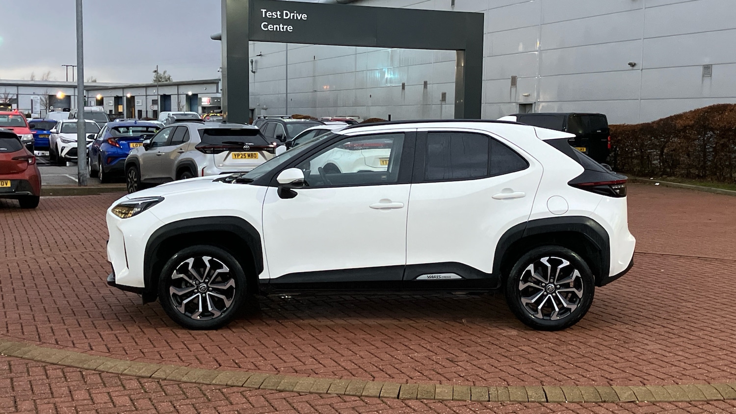 Used Toyota Yaris Cross 2023 for sale - 76640799: Photo 17