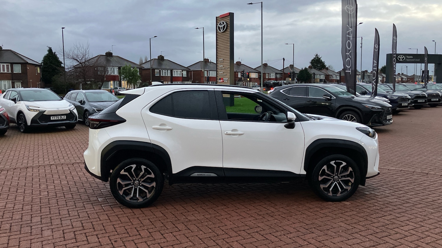 Used Toyota Yaris Cross 2023 for sale - 76640799: Photo 28