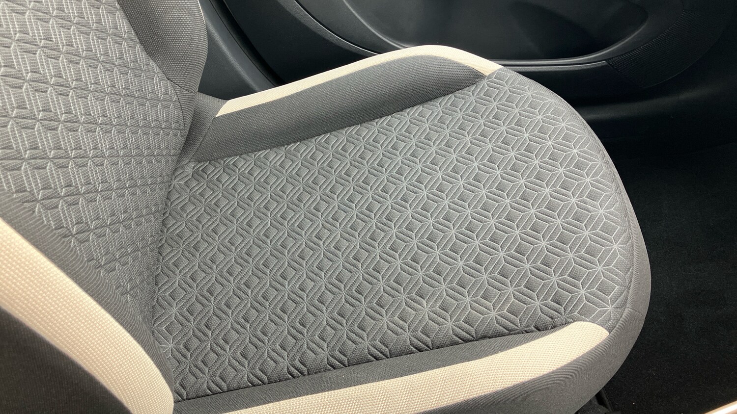 Used Toyota Aygo X 2024 for sale - 77998236: Photo 46