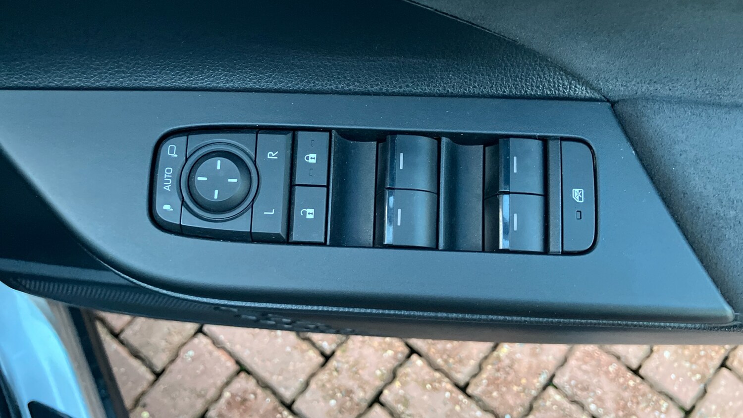 Used Toyota C-HR 2024 for sale - 77350273: Photo 42