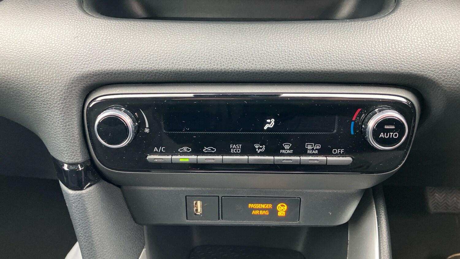 Used Toyota Yaris 2022 for sale - 78175687: Photo 32