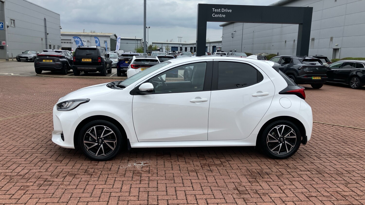 Used Toyota Yaris 2022 for sale - 78175687: Photo 48