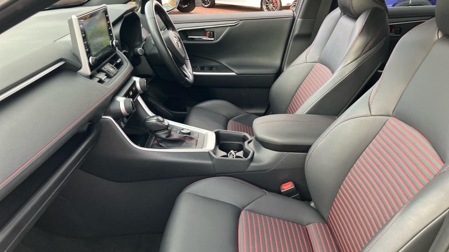 Used Toyota RAV4 2021 for sale - 76382556: Photo 10