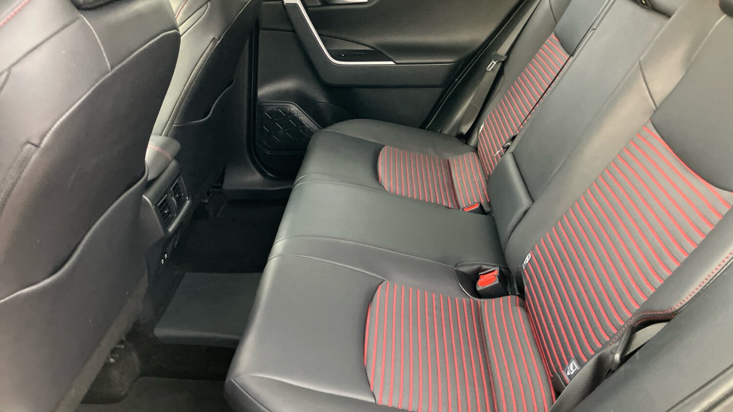 Used Toyota RAV4 2021 for sale - 76382556: Photo 13
